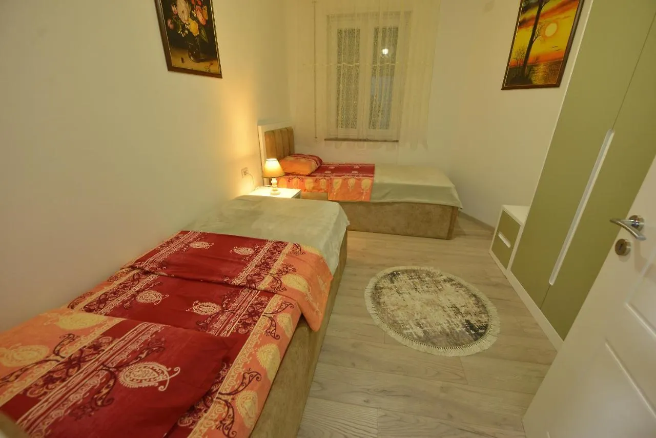 Denis Comfort Apartment شكودر
